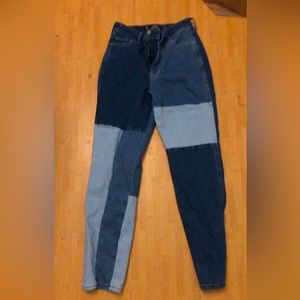 Hollister California Ultra High-Rise mom jeans